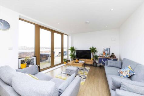 Streatham Road, Streatham
