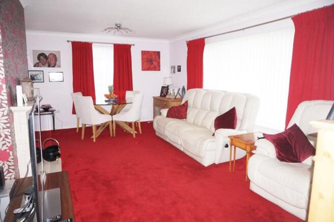 Lounge/Dining Room