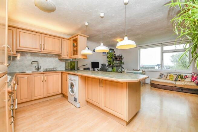 Lounge / Kitchen