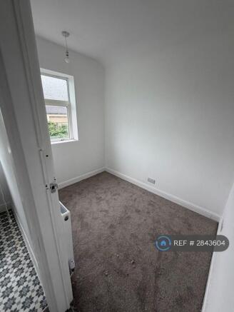 3 bed Semi-Detached to rent Image 9