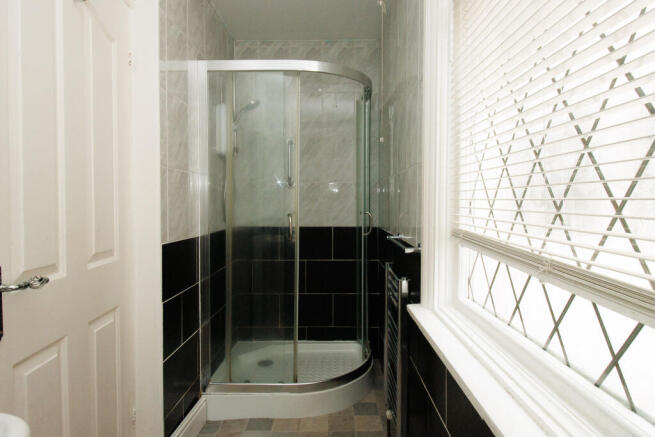 2 bed Ground Flat for sale Image 7