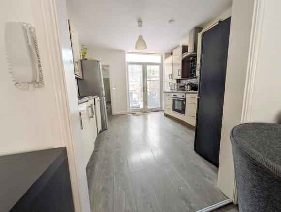 crom3495865520260807-interior-5-6vNQuH01Y6zTHrY...