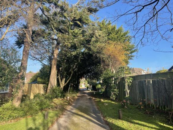 LITTLE PADDOCKS WAY