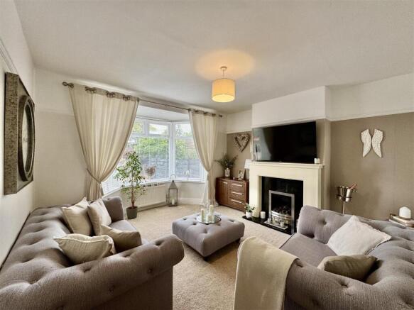 3 bed Semi-Detached for sale Image 6