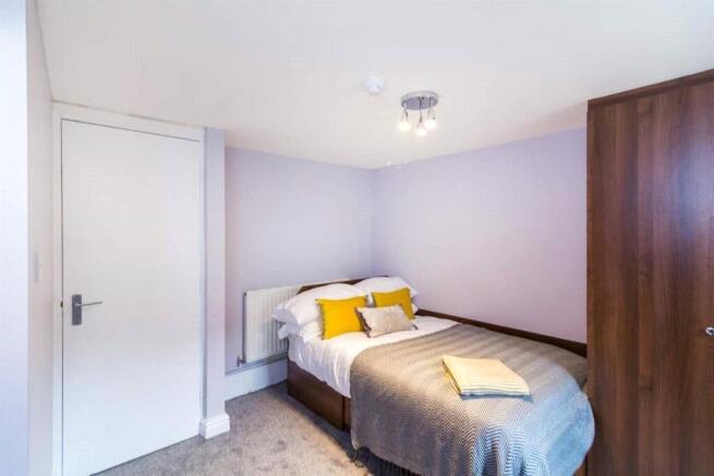 5 bed Terraced to rent Image 10
