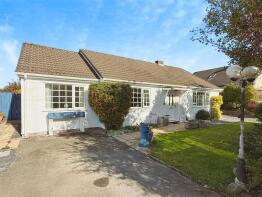 Bryn Y Cae, Bryneglwys, Corwen LL21 9LL