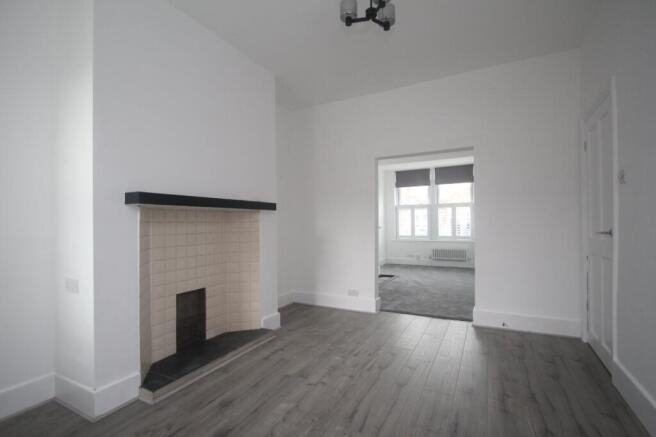 3 bed House to rent Image 5