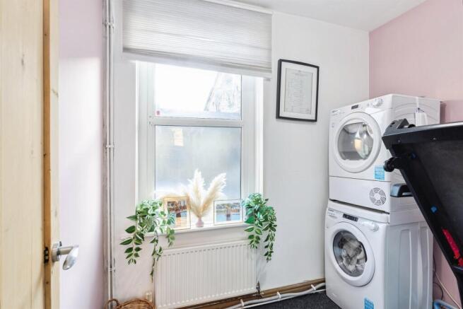 3 bed Semi-Detached for sale Image 9