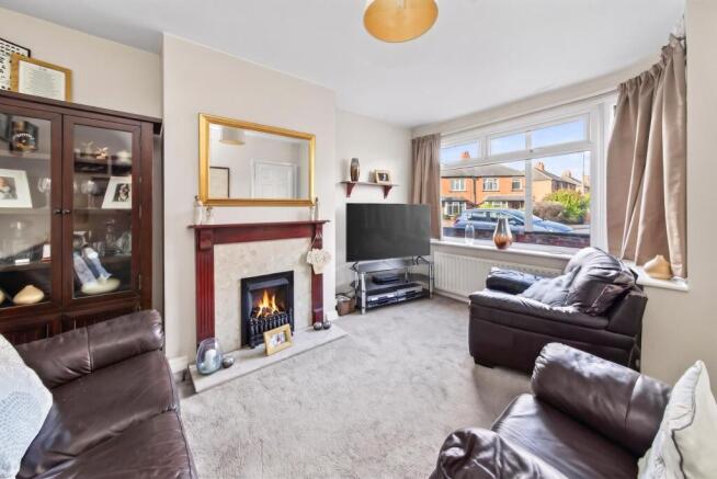 3 bed Semi-Detached for sale Image 6