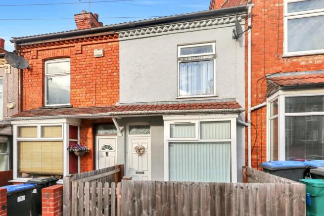 2-bed terraced on Avenue Road, Rugby, Warwickshire, £185,000