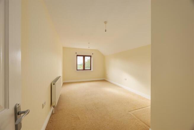 3 bed Semi-Detached for sale Image 7
