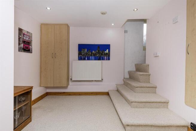 2 bed Terraced for sale Image 12