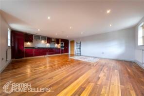 11, Kenmore House, Boundaries Road, London SW12 8EU