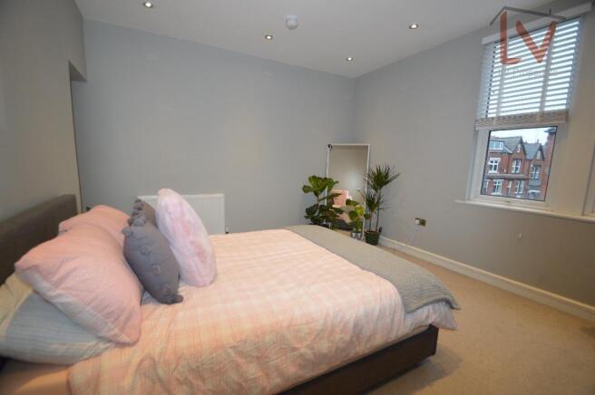 5 bed Terraced to rent Image 9