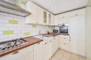 6, Midwood Close, London NW2 6YL