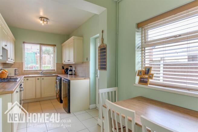 KITCHEN: