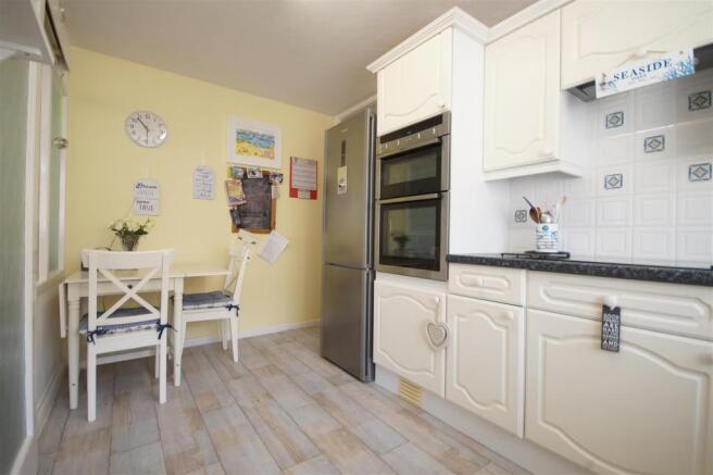 Kitchen / Breakfast 
