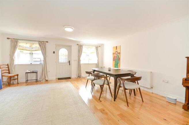 Dining Area.JPG