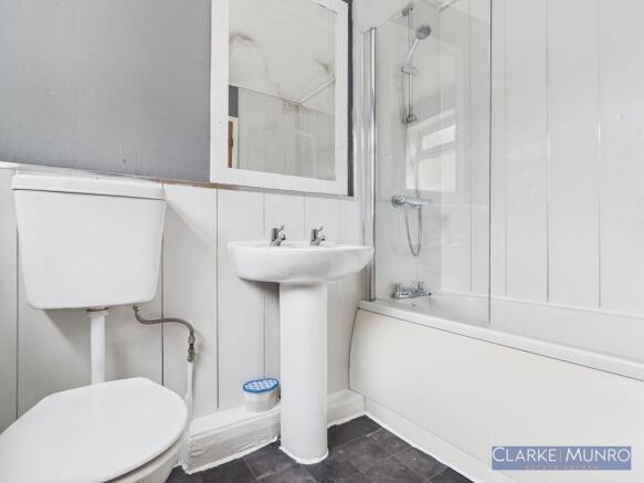 3 bed Terraced for sale Image 10
