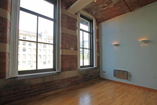 2 bed Flat for sale Image 4