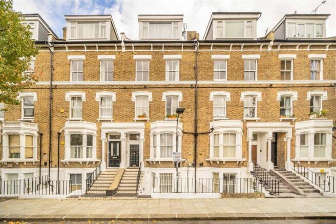 1-bed flat on Gratton Road, Brook Green, £495,000