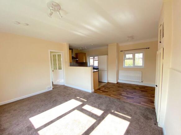 Living Room/Ki...