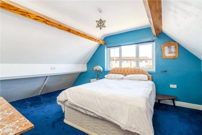 5 bed Bungalow for sale Image 12