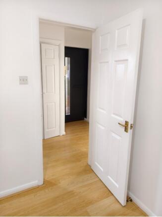 2 bed Flat to rent Image 3