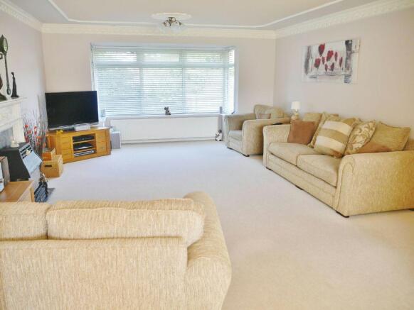 Lounge Photo 2