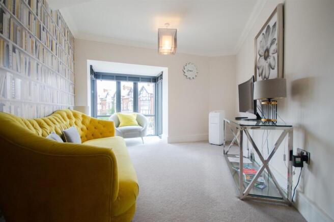 2 bed Apartment to rent Image 6