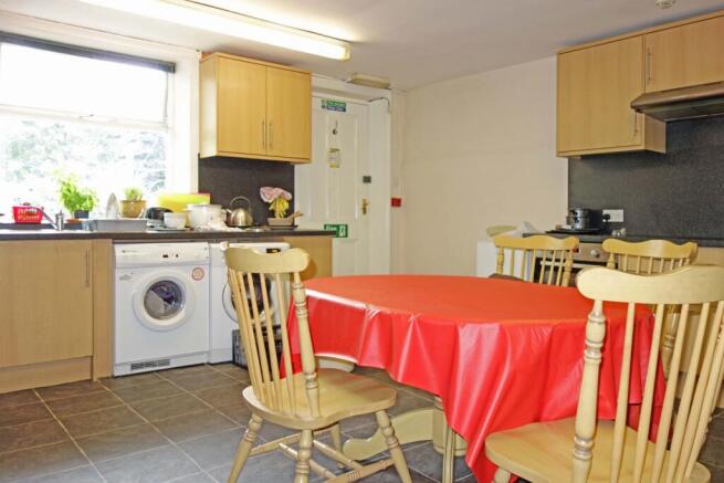 1 bed House Share to rent Image 4