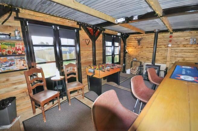 Summer House/Bar