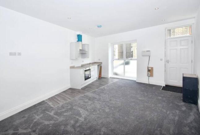 9 bed Apartment for sale Image 5
