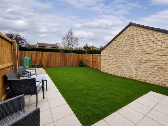 2 bed Detached for sale Image 3