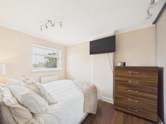 3 bed Semi-Detached for sale Image 12