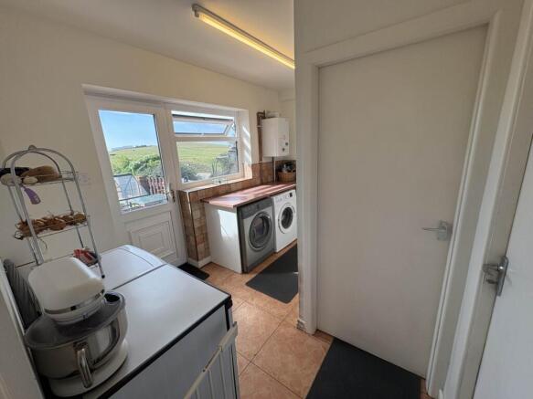 5 bed Semi-Detached for sale Image 12