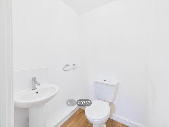 2 bed Terraced to rent Image 11