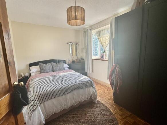 2 bed Semi-Detached to rent Image 8