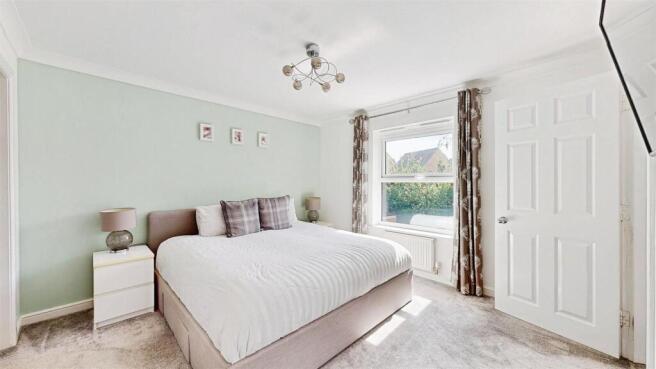 5 bed Detached for sale Image 10