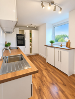 57j, Ravensbourne Park Crescent, London SE6 4YG