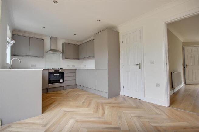 4 bed Terraced for sale Image 4