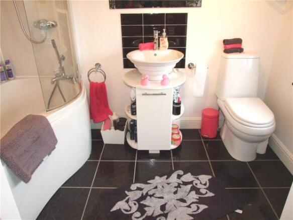 En-Suite Bathroom