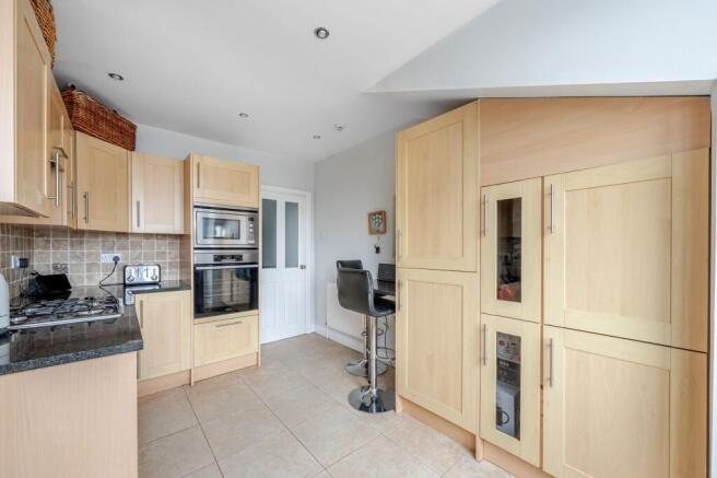 3 bed Flat for sale Image 7