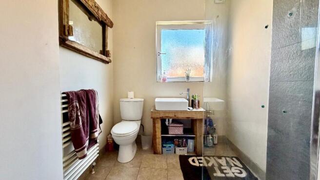 2 bed Terraced to rent Image 12