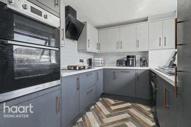 2 bed Semi-Detached Bungalow for sale Image 5