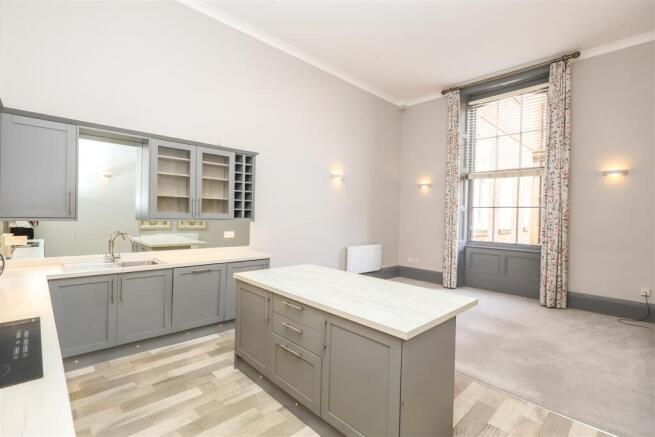 2 bed Apartment for sale Image 6