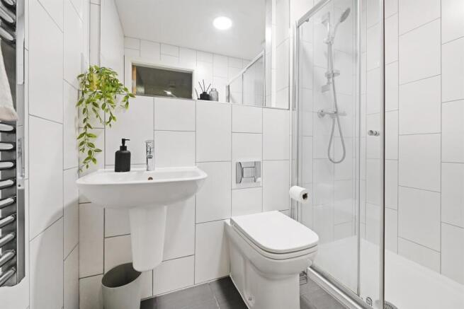 1 bed Apartment to rent Image 6