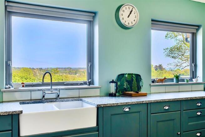 Kitchen Features