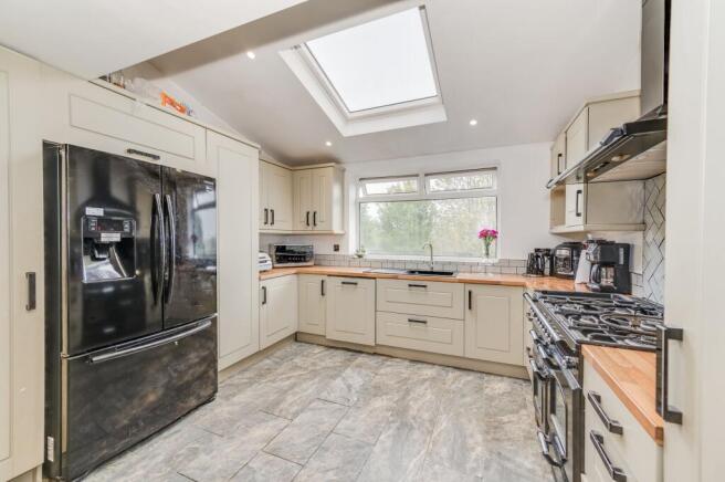 OPEN PLAN KITCHEN/DINER AND LIVING ROOM