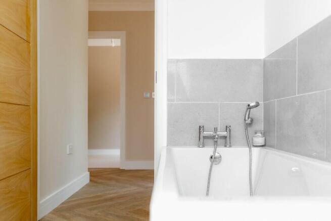 Bath suite